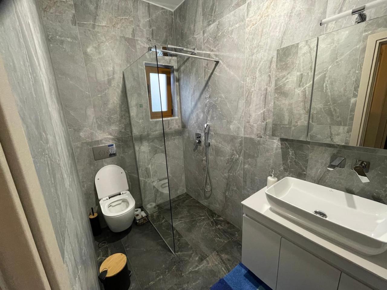 Andrea Apartamento Sarandë